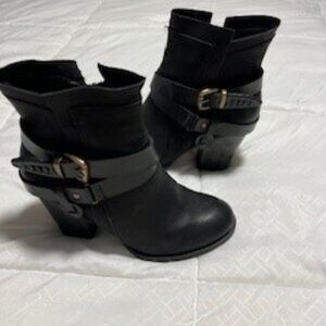 Curfew Black Ankle Boot - 7M
